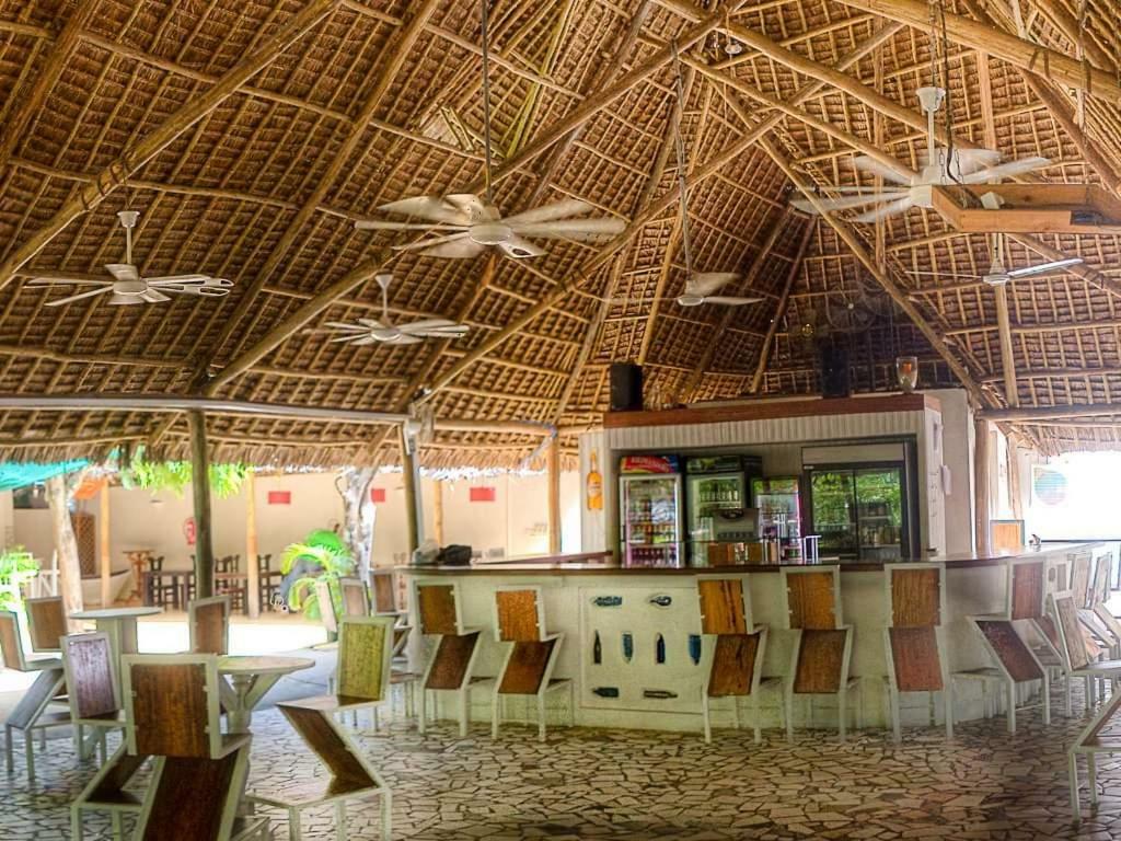 Hotel Triniti Oysterbay Daressalam Exterior foto